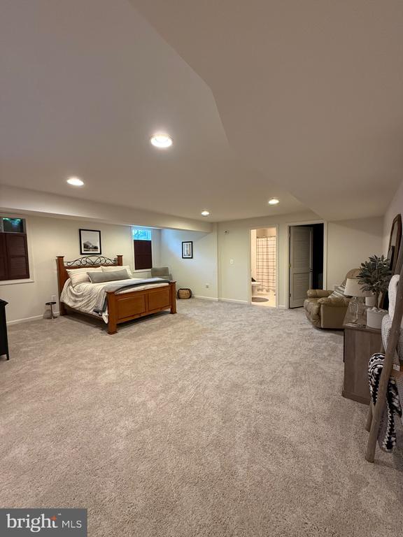 64 RIGGS ROAD