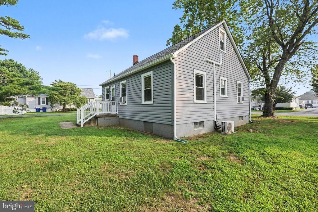 302 E CHATHAM STREET