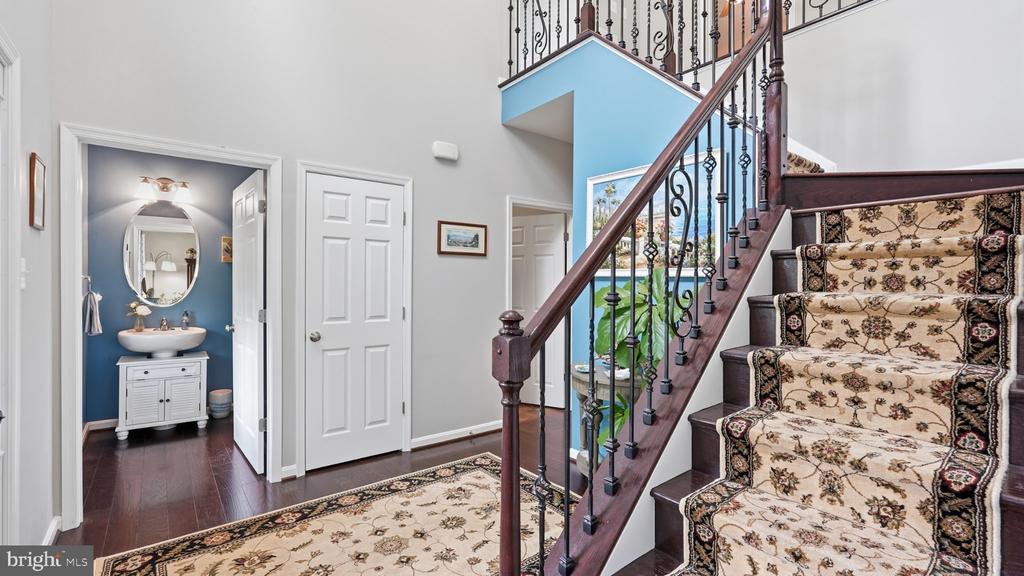 611 HORNBEAM COURT