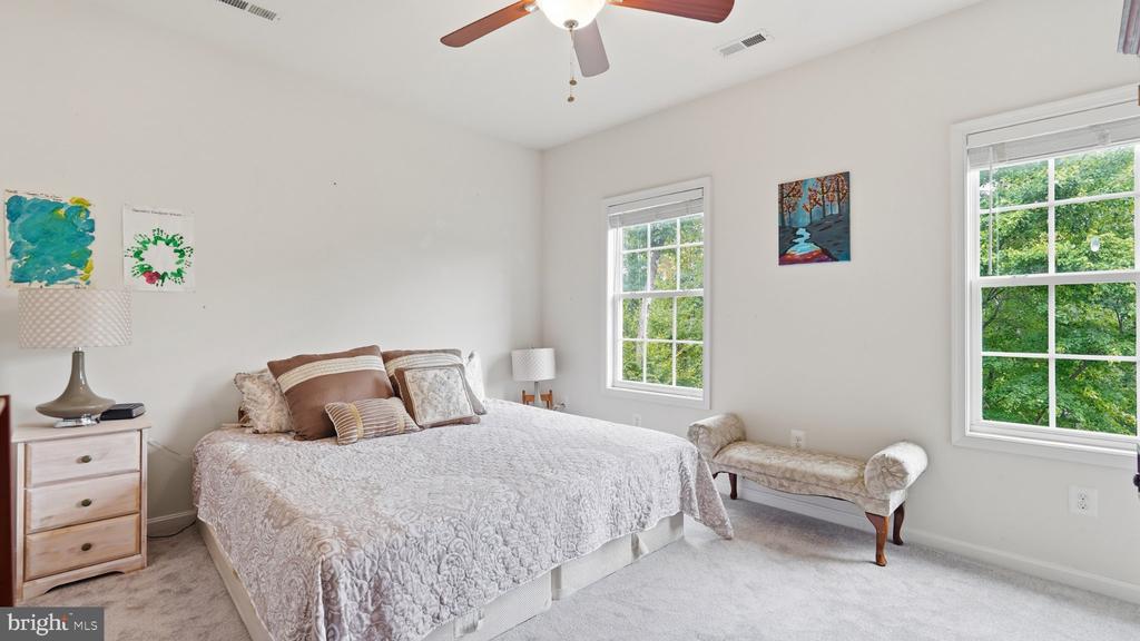 611 HORNBEAM COURT