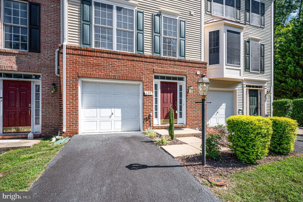 605 GALWAY LANE