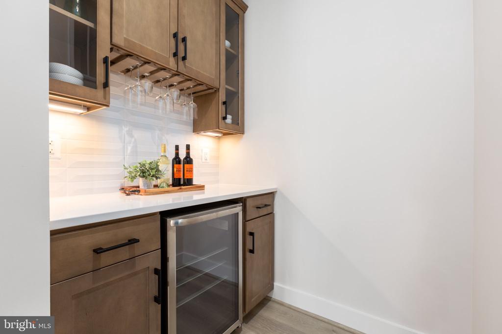 2214 KAREN TERRACE