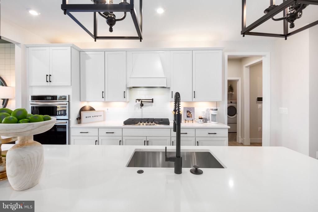 2214 KAREN TERRACE