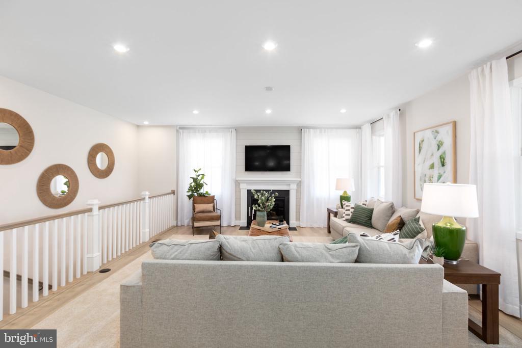 2214 KAREN TERRACE
