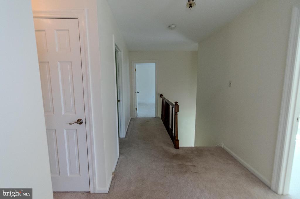 428 INGLESIDE DRIVE