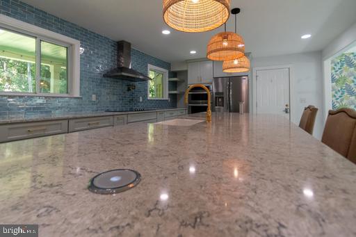 428 INGLESIDE DRIVE