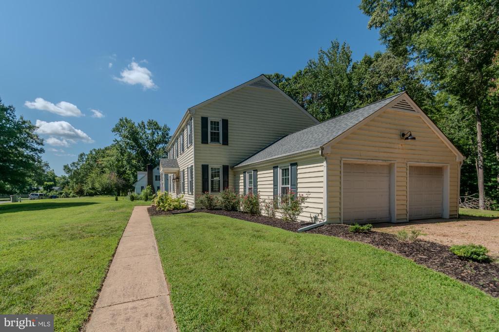 428 INGLESIDE DRIVE