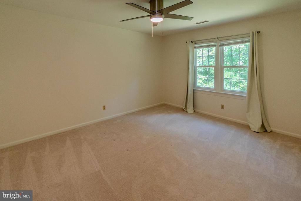 428 INGLESIDE DRIVE