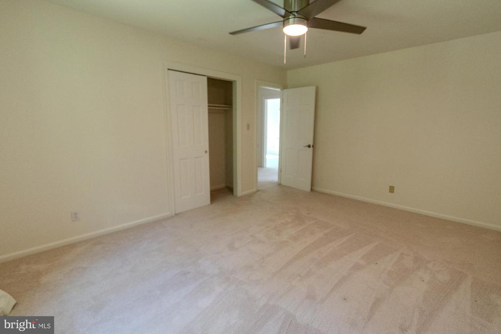 428 INGLESIDE DRIVE