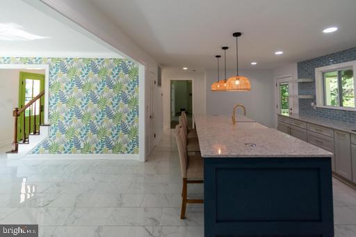 428 INGLESIDE DRIVE