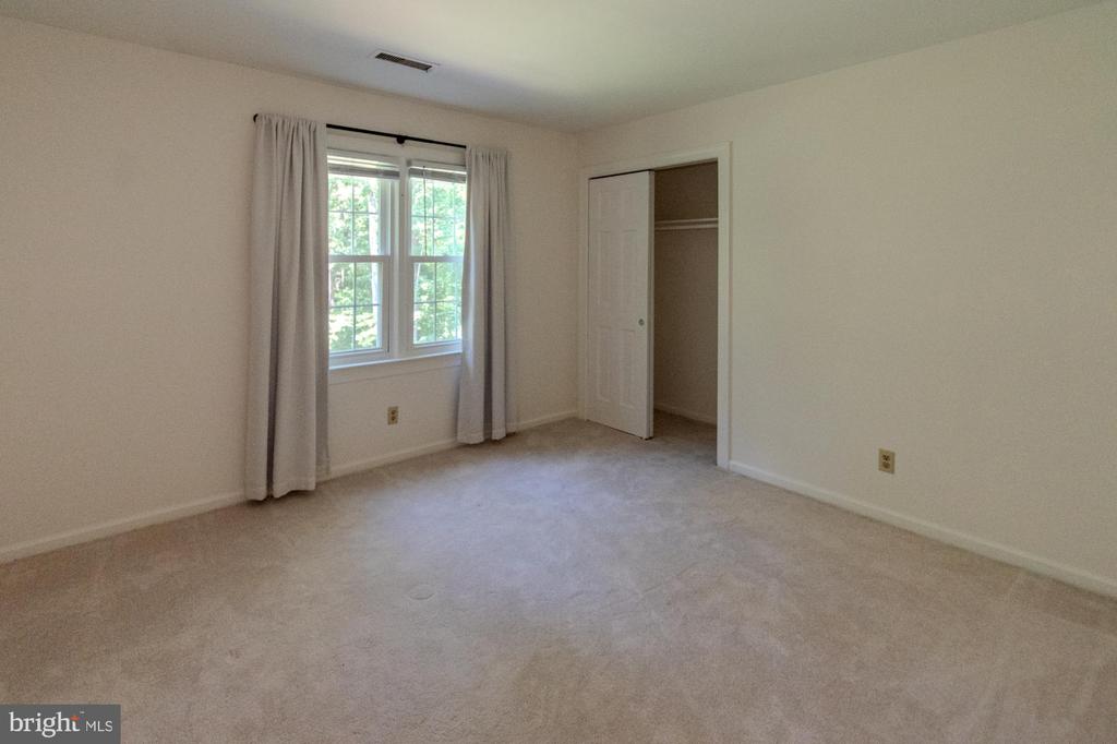 428 INGLESIDE DRIVE