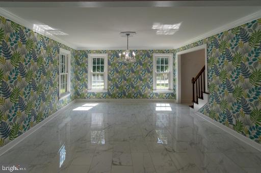 428 INGLESIDE DRIVE