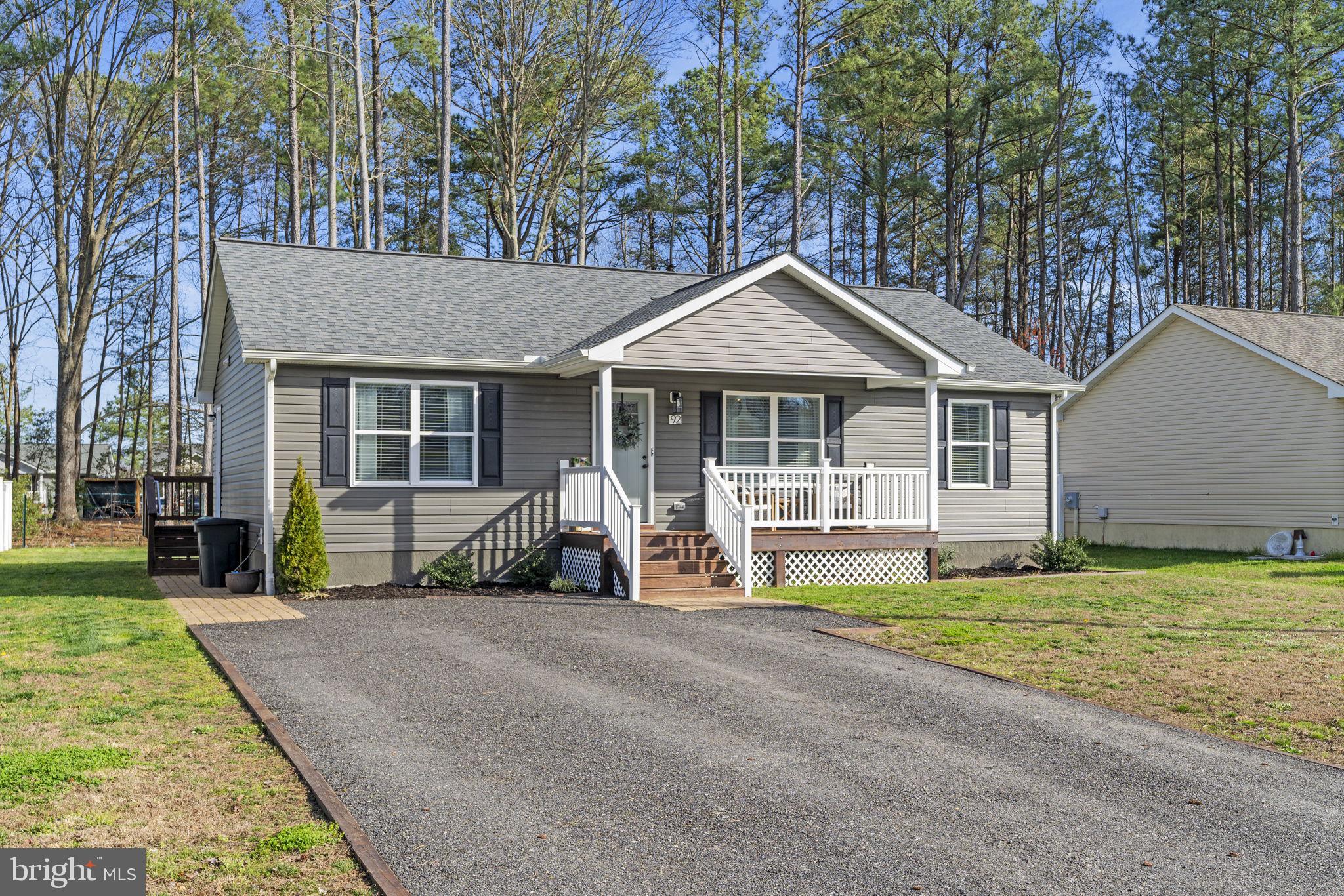 92 RUSTIC LN