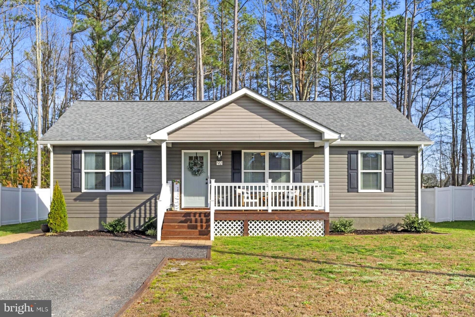 92 RUSTIC LN