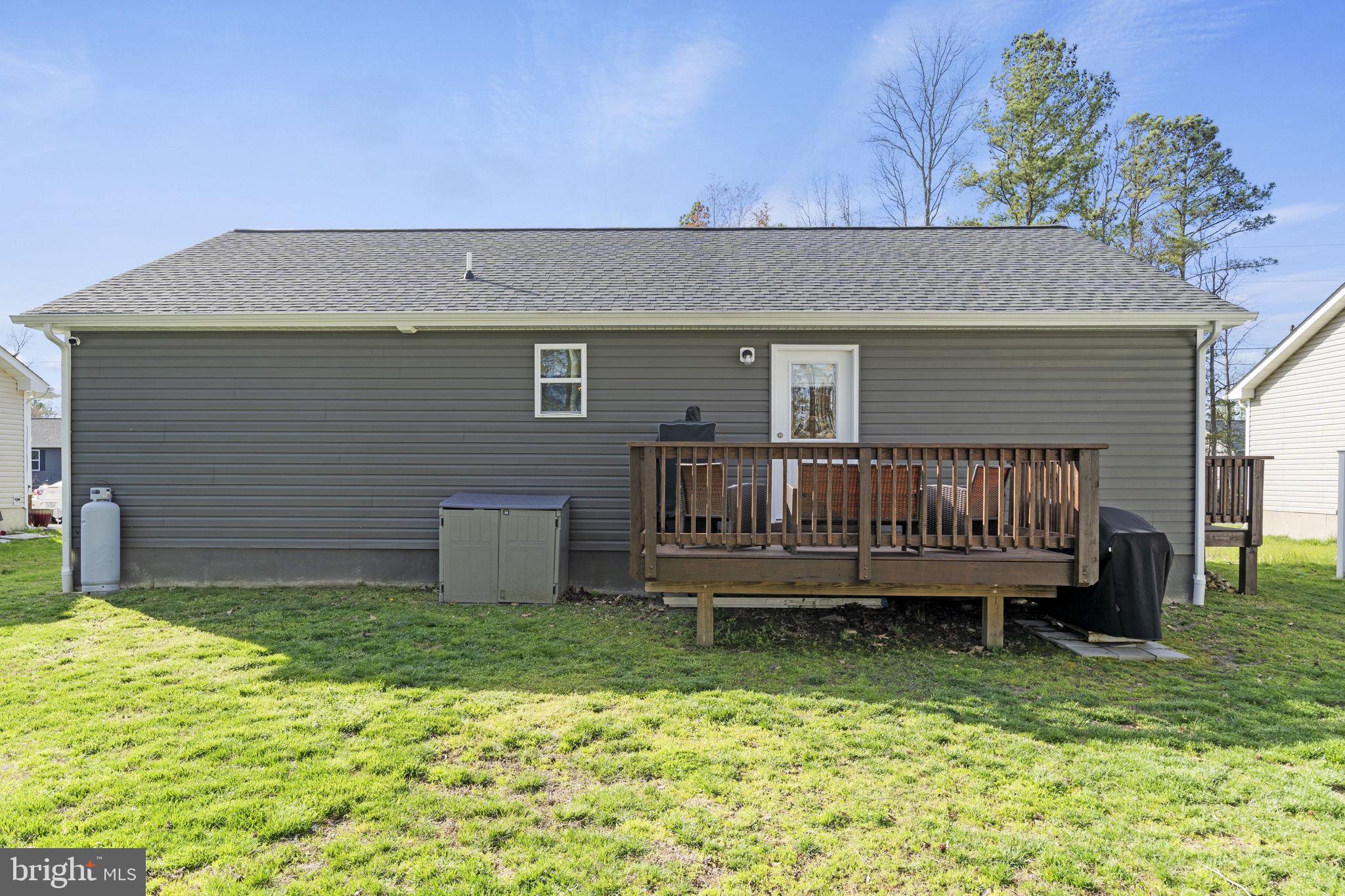 92 RUSTIC LN