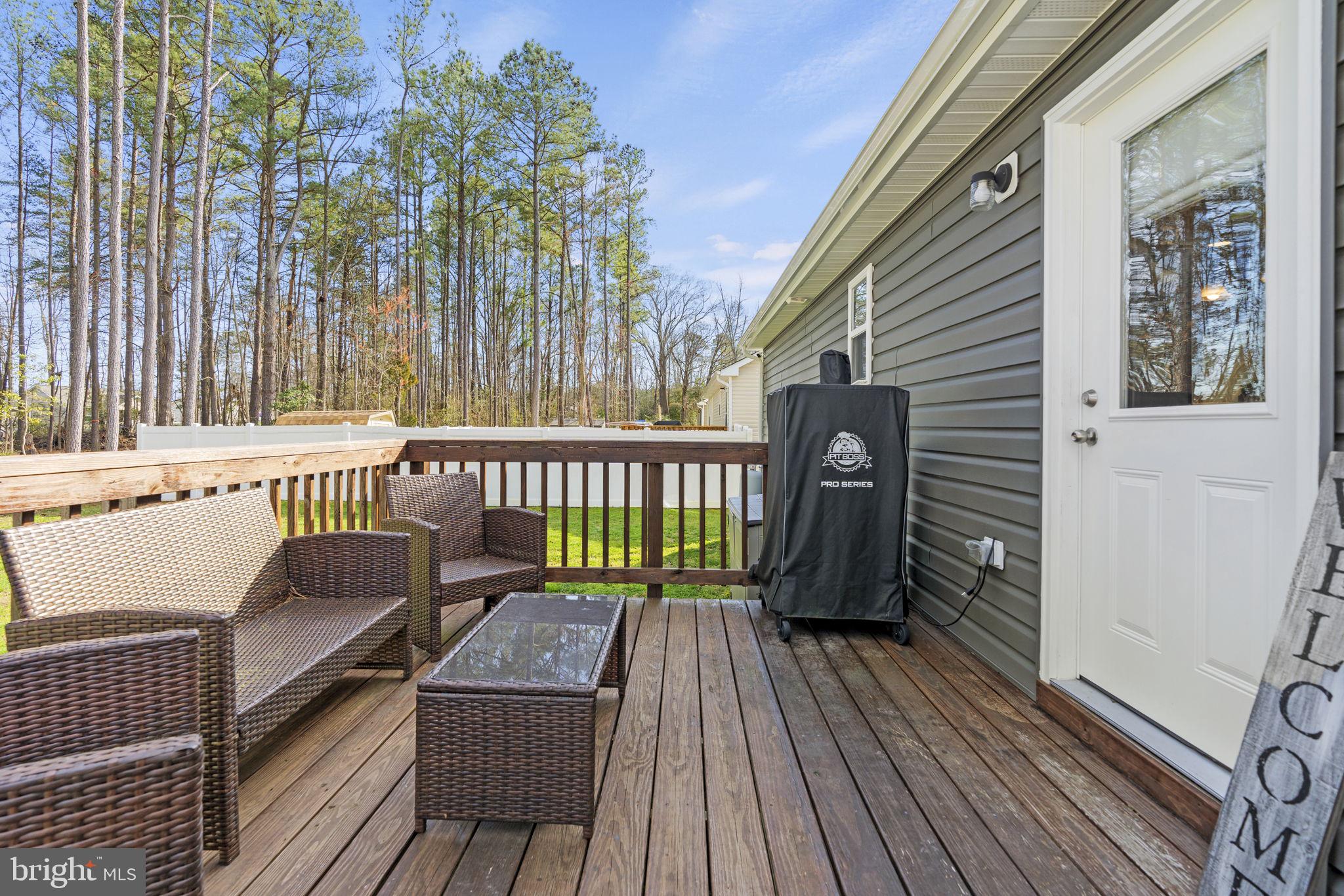 92 RUSTIC LN