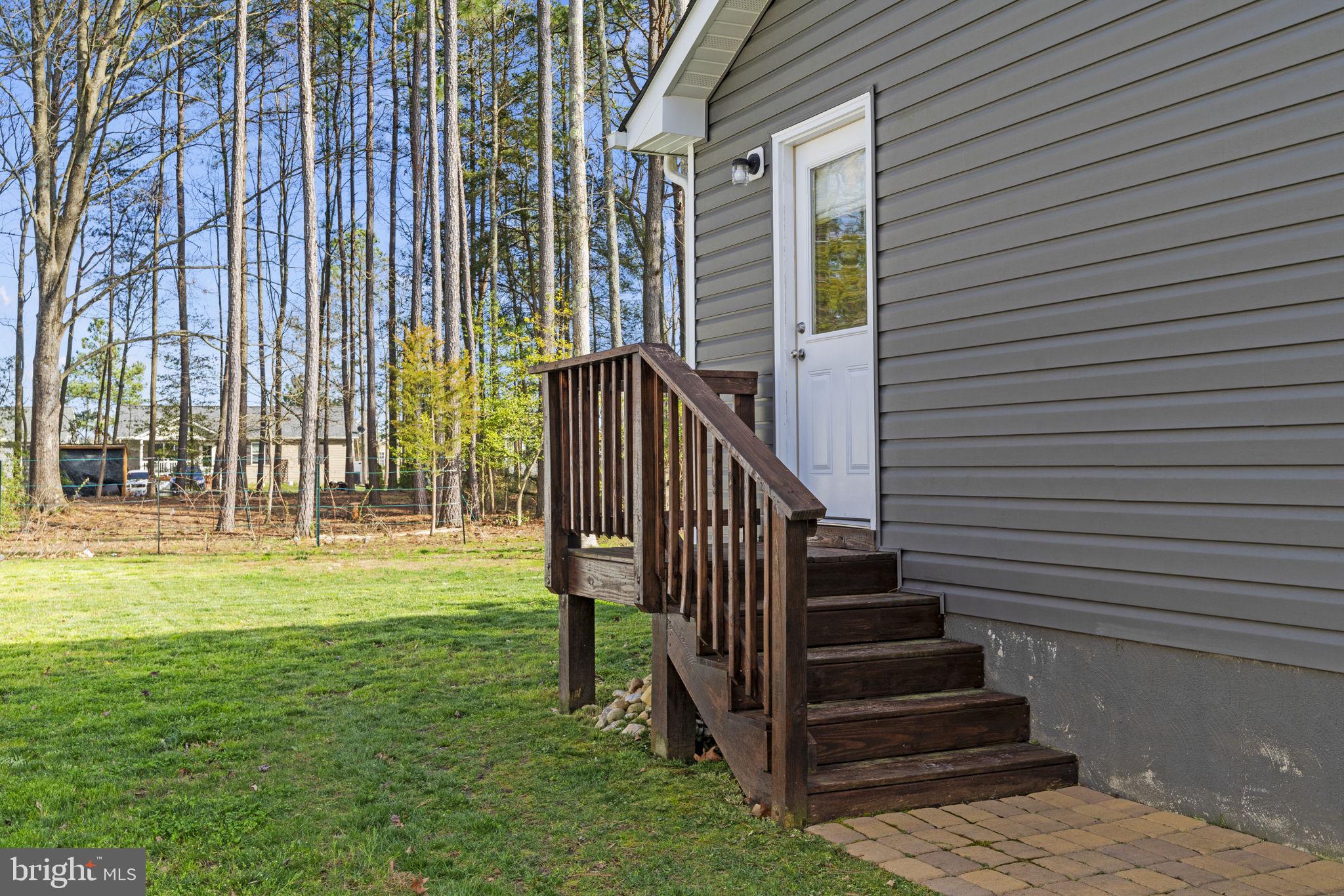 92 RUSTIC LN