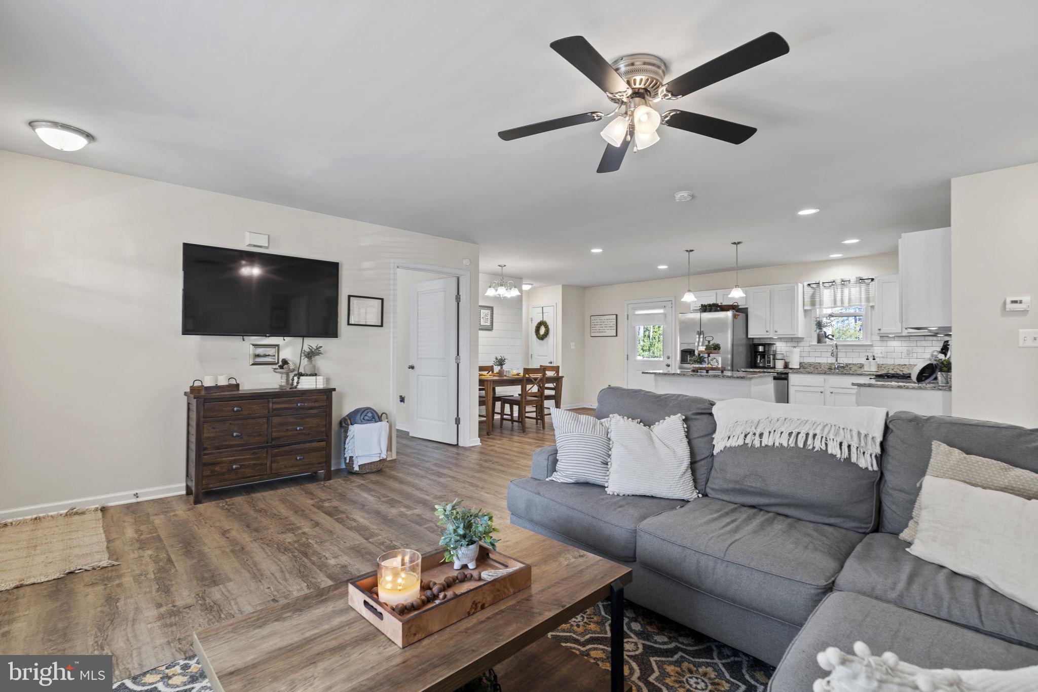 92 RUSTIC LN
