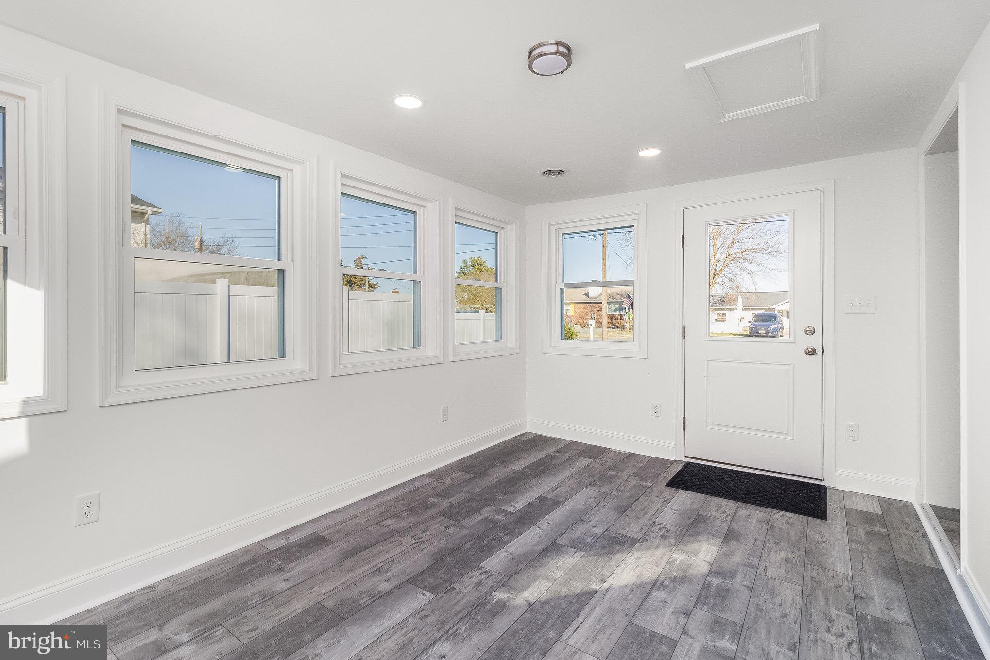 465 SHORE DRIVE