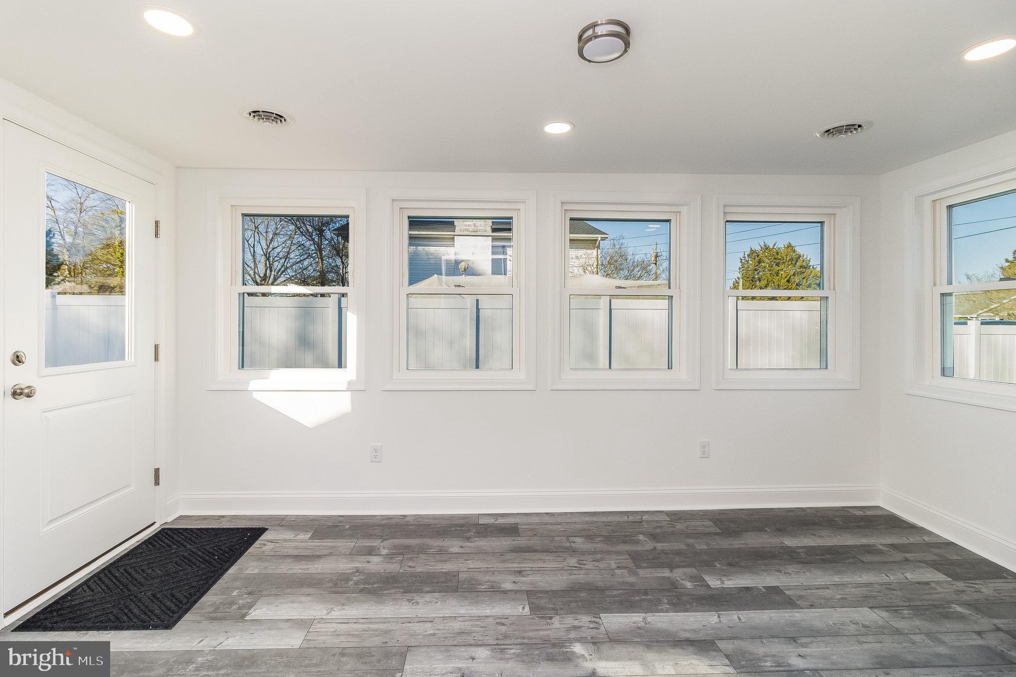 465 SHORE DRIVE
