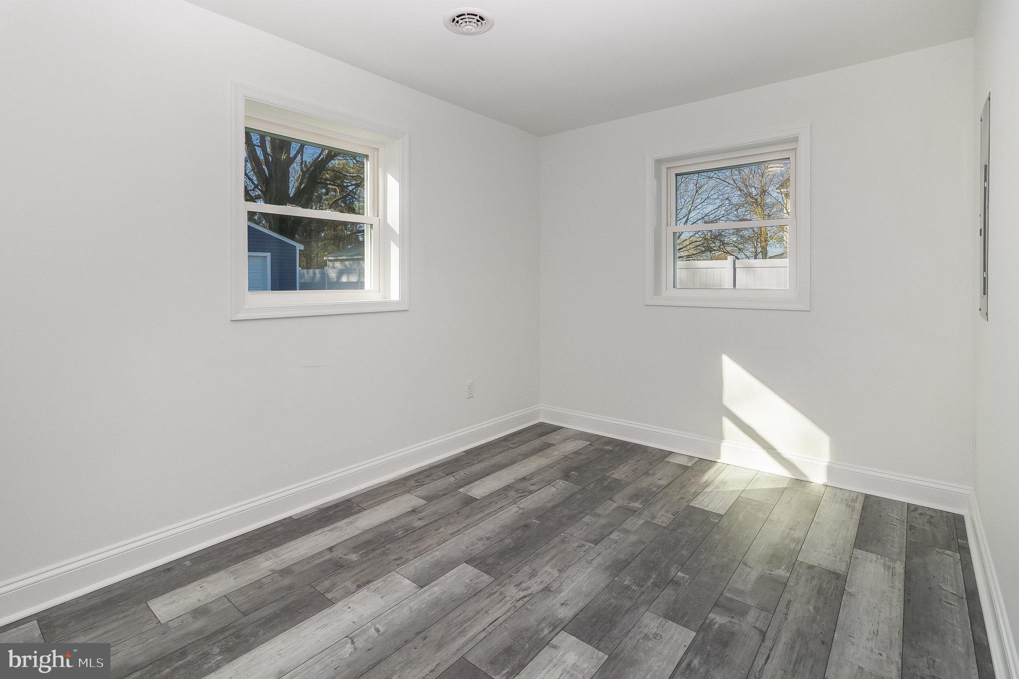 465 SHORE DRIVE