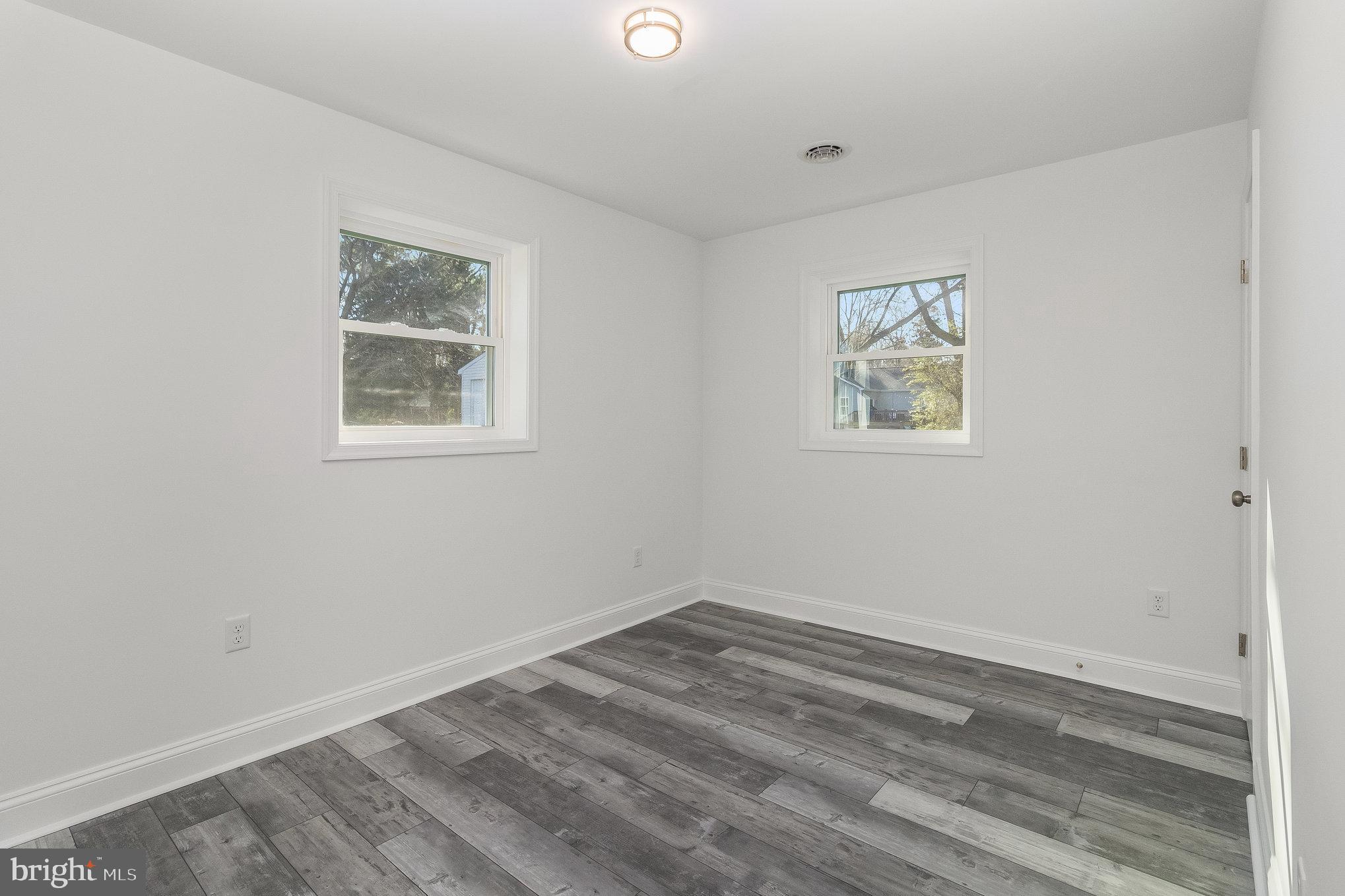 465 SHORE DRIVE