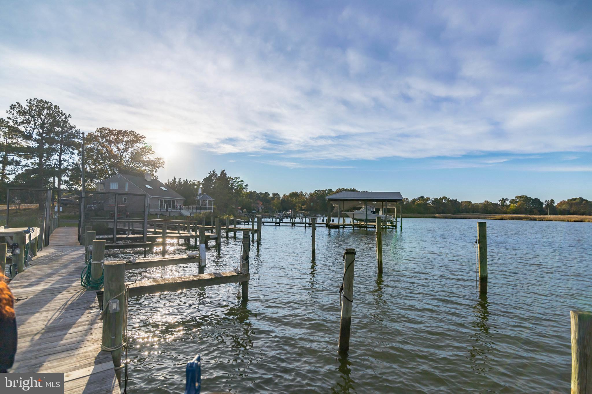 465 SHORE DRIVE