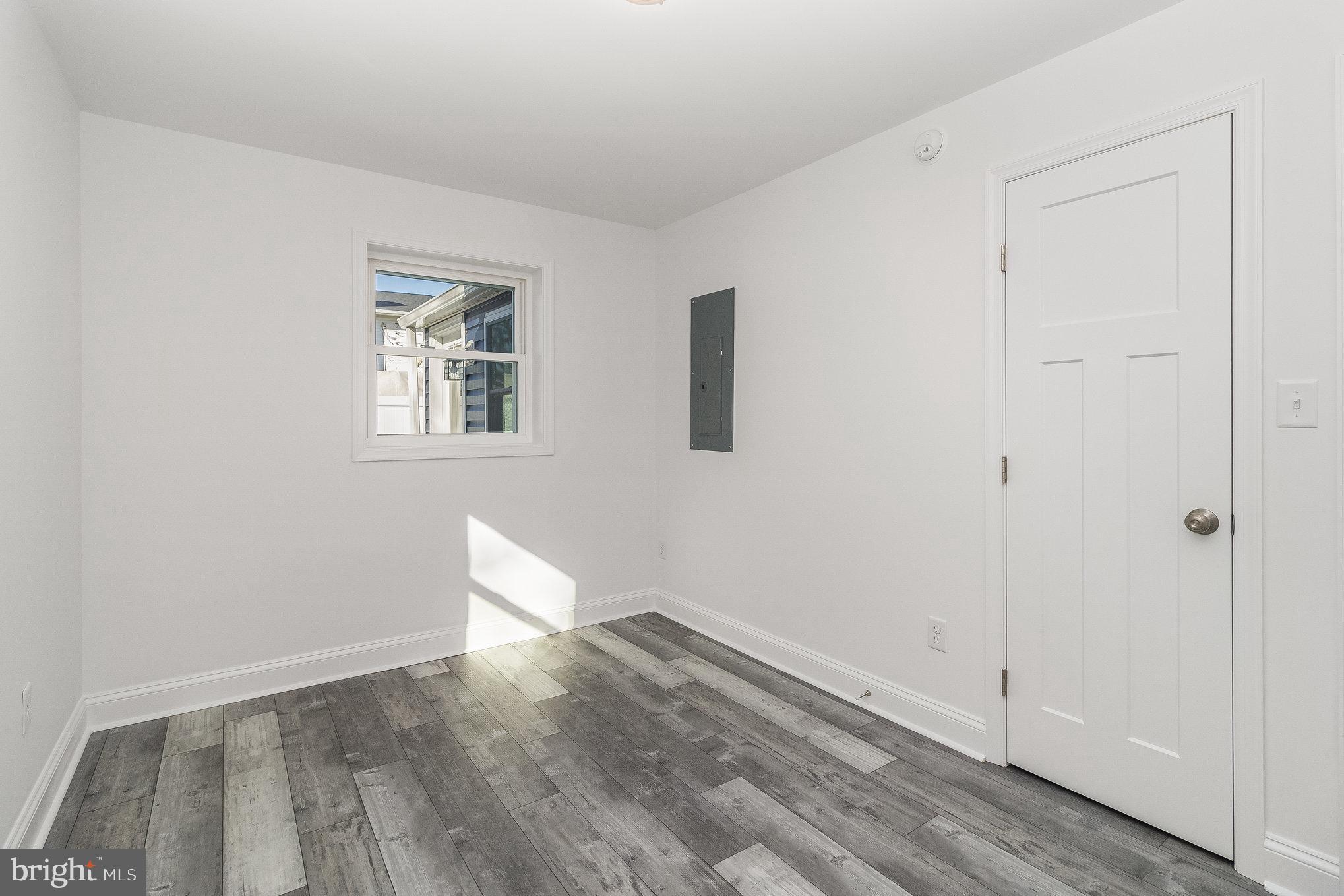 465 SHORE DRIVE