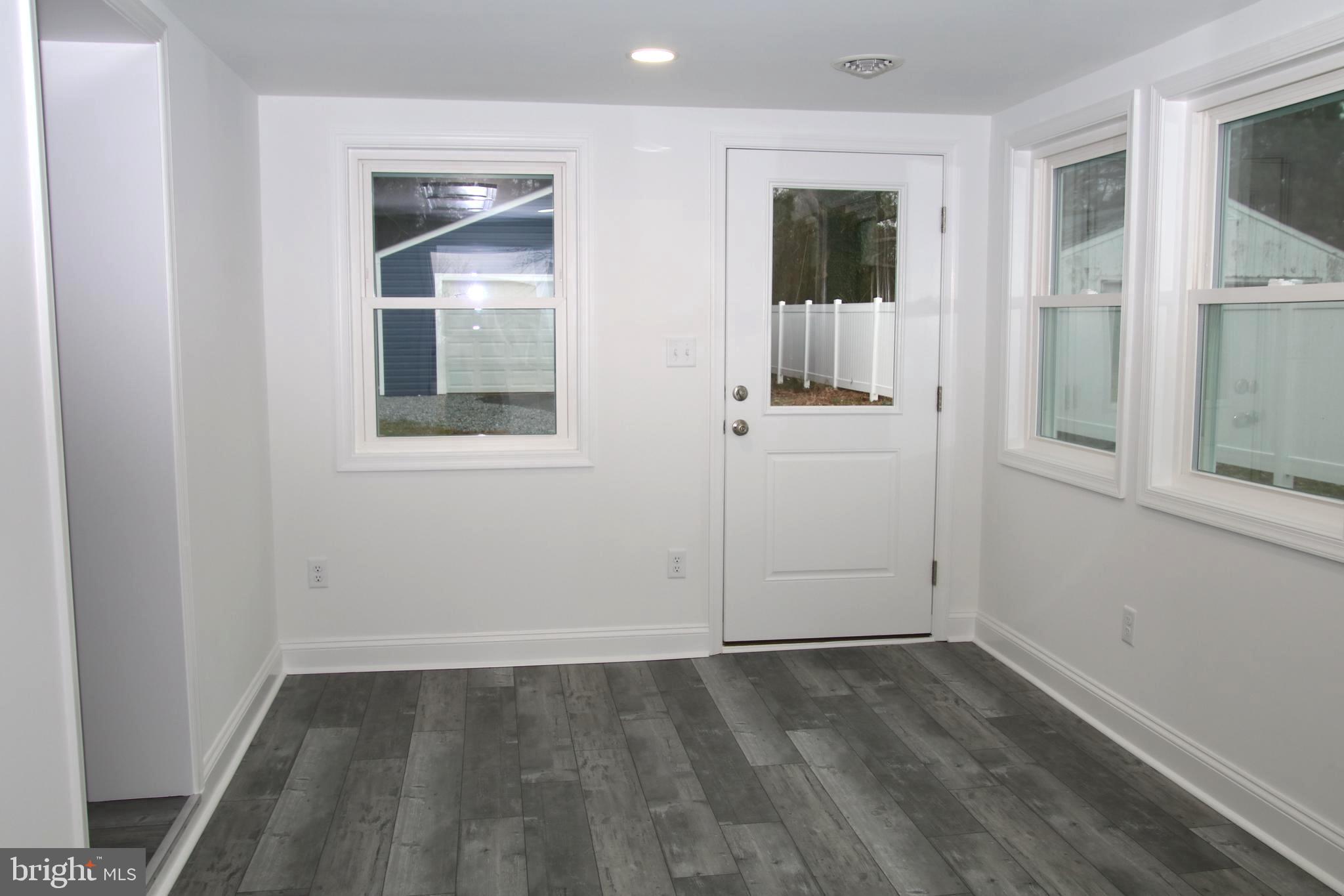 465 SHORE DRIVE