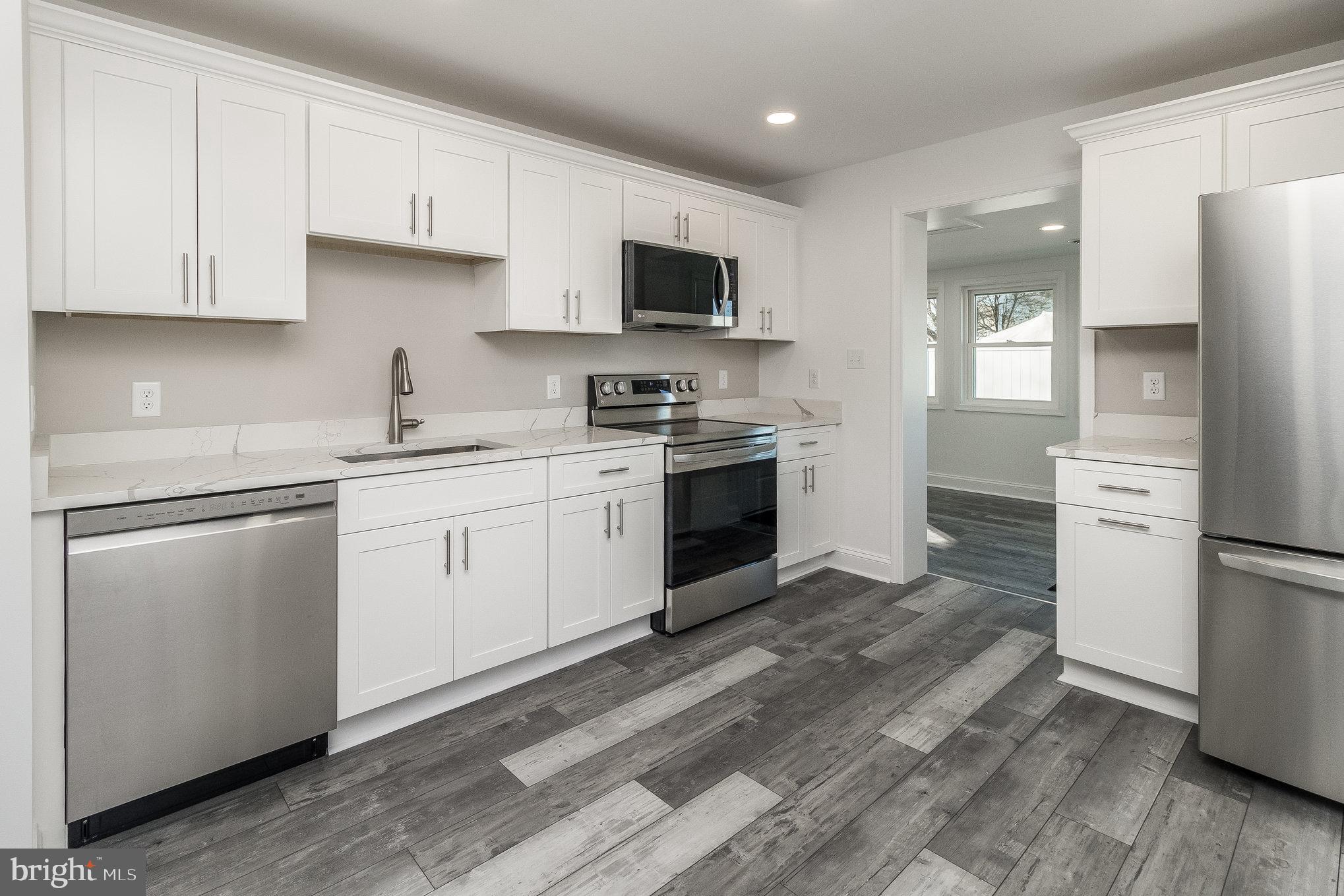 465 SHORE DRIVE