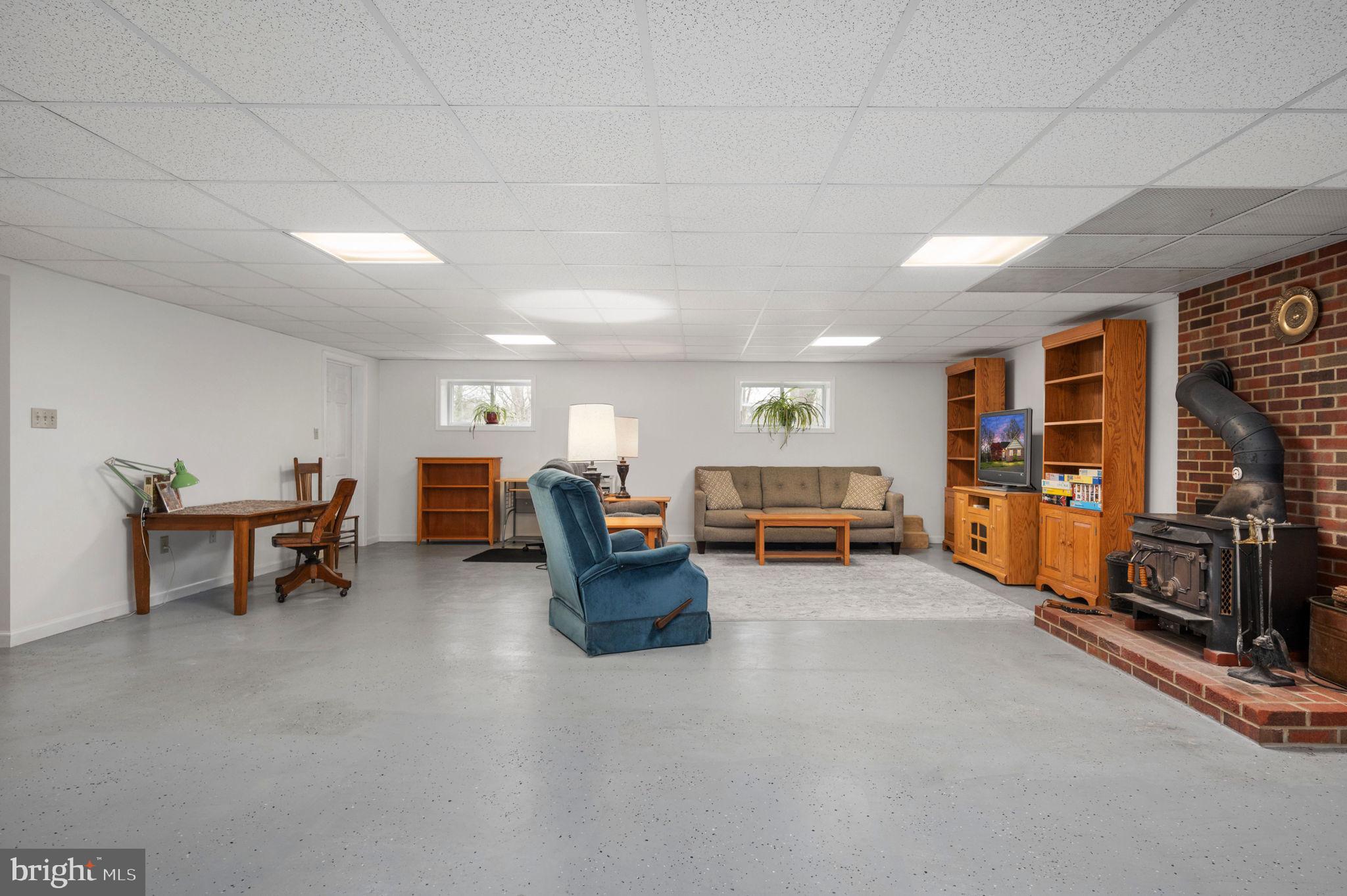 444 SWAN POINT LANE