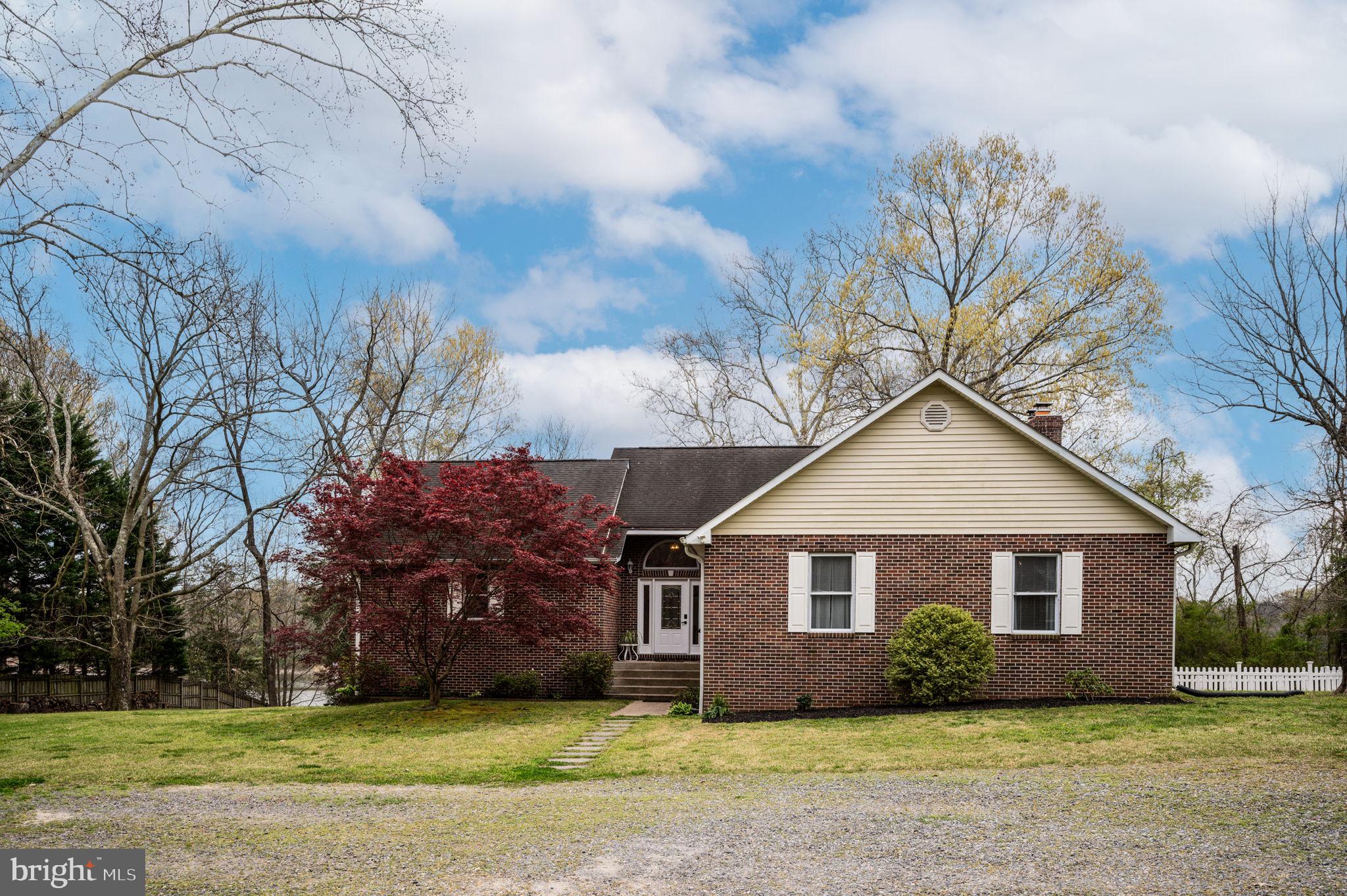 444 SWAN POINT LANE