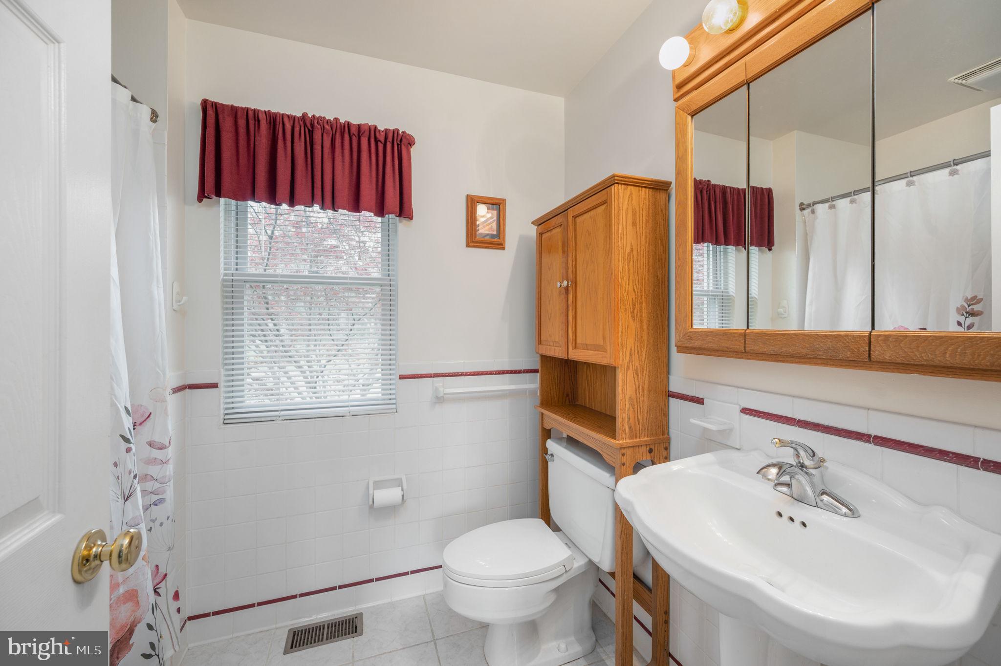 444 SWAN POINT LANE