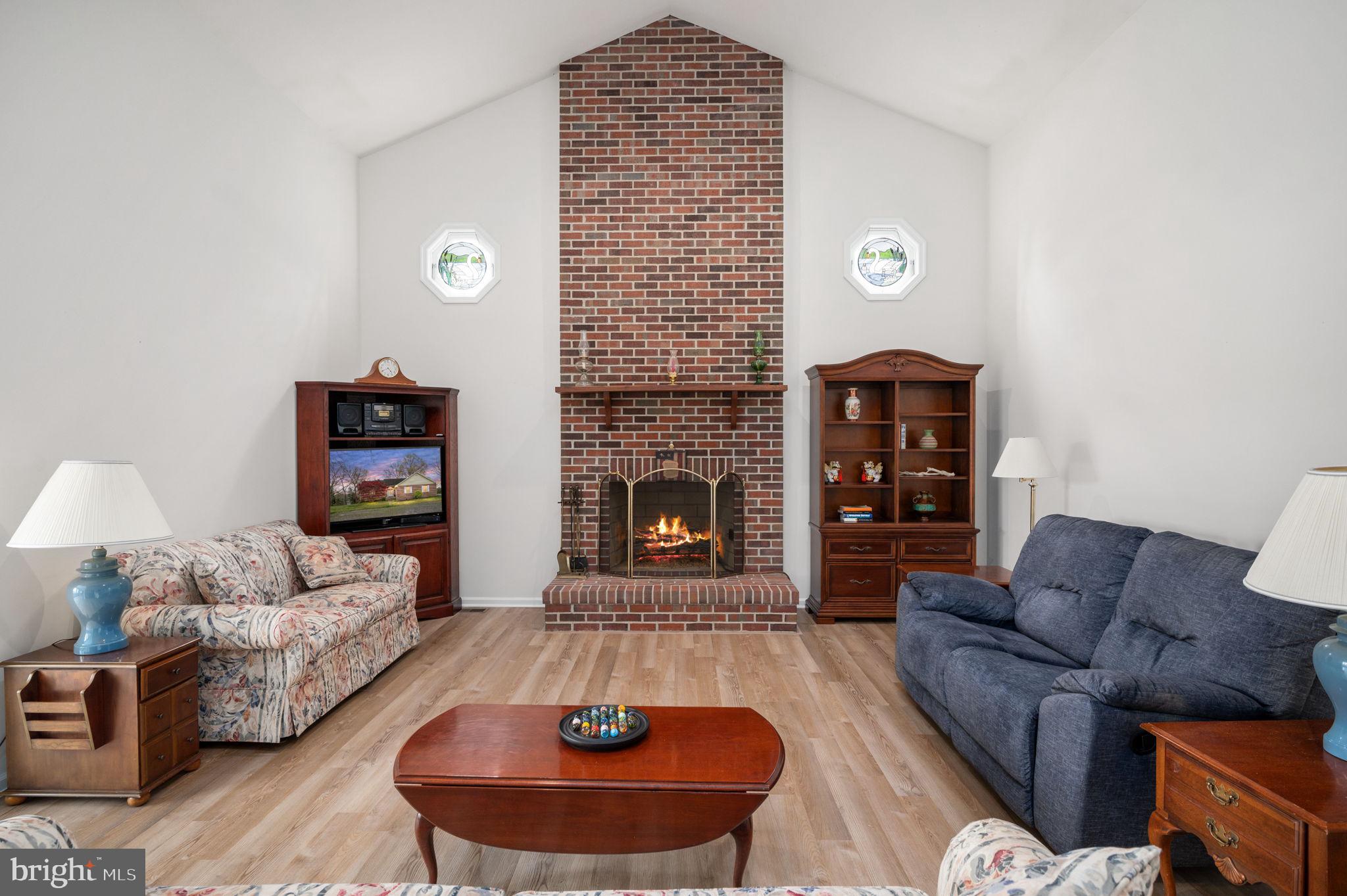 444 SWAN POINT LANE