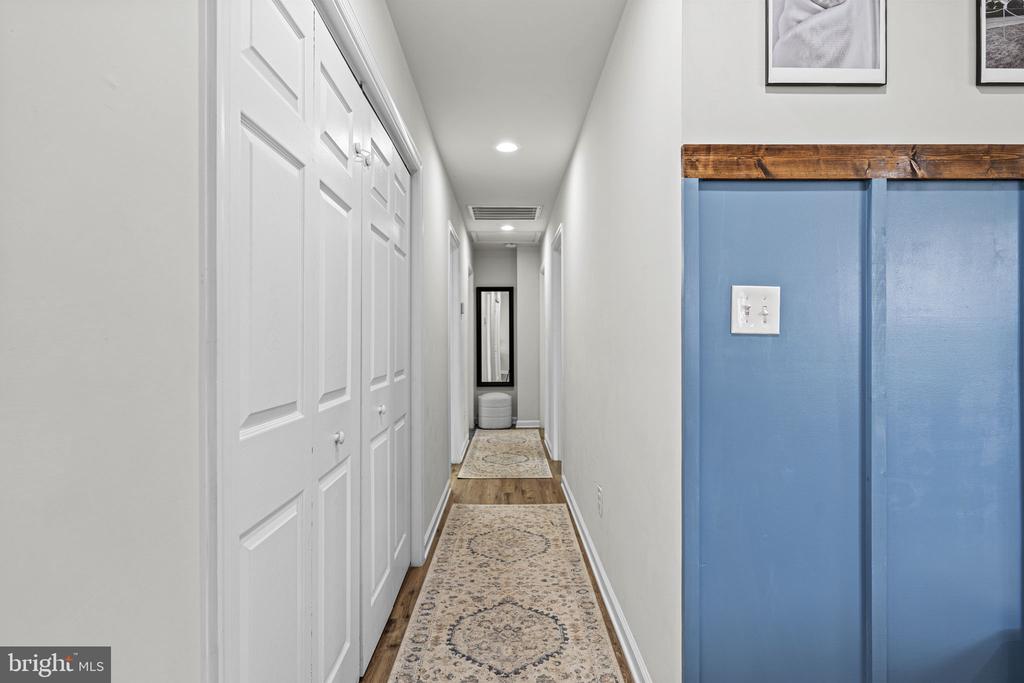 27 CIRCLE LANE