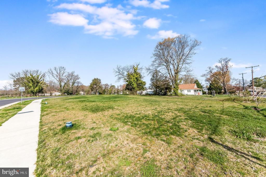 Lot 3 - 300 LYNNHAVEN