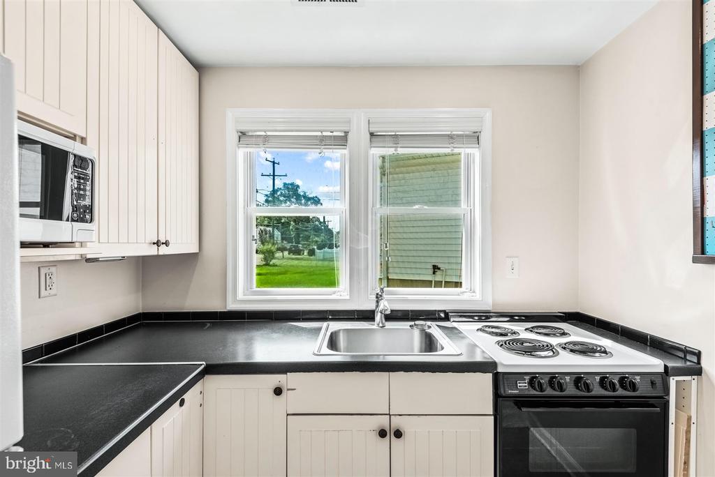 117 BANCROFT AVENUE