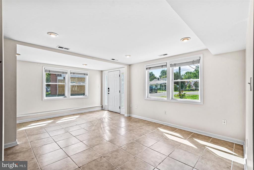 117 BANCROFT AVENUE