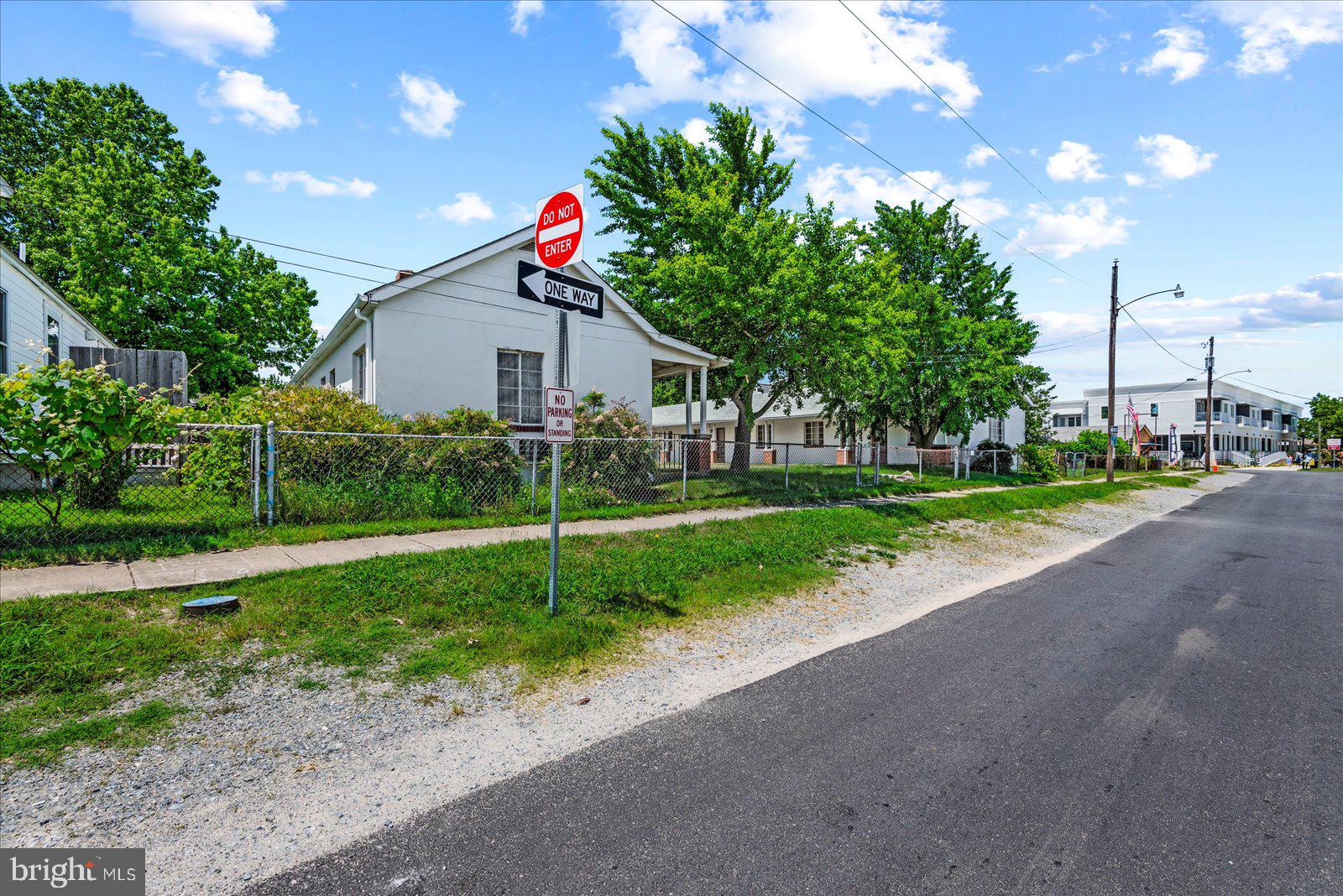 11 IRVING AVENUE N