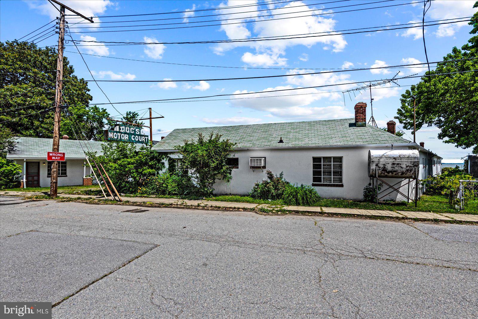 11 IRVING AVENUE N