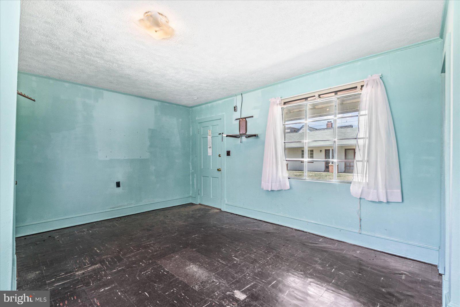 11 IRVING AVENUE N