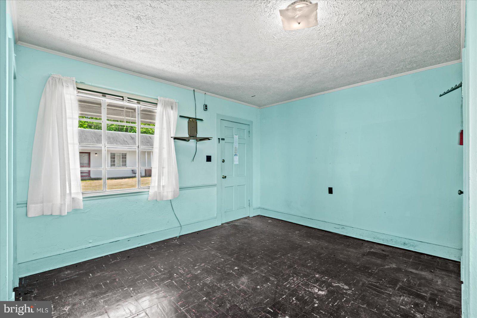 11 IRVING AVENUE N