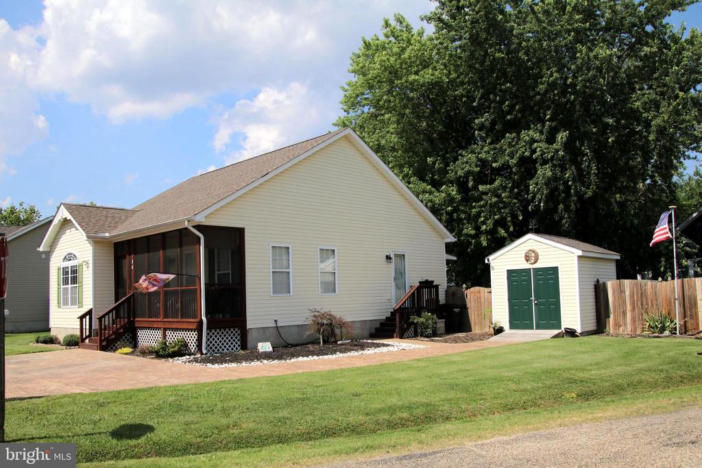 30 BANCROFT AVE.