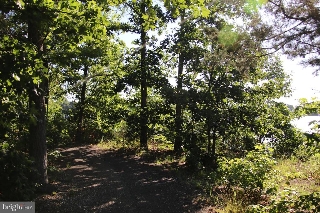 414 MONROE POINT