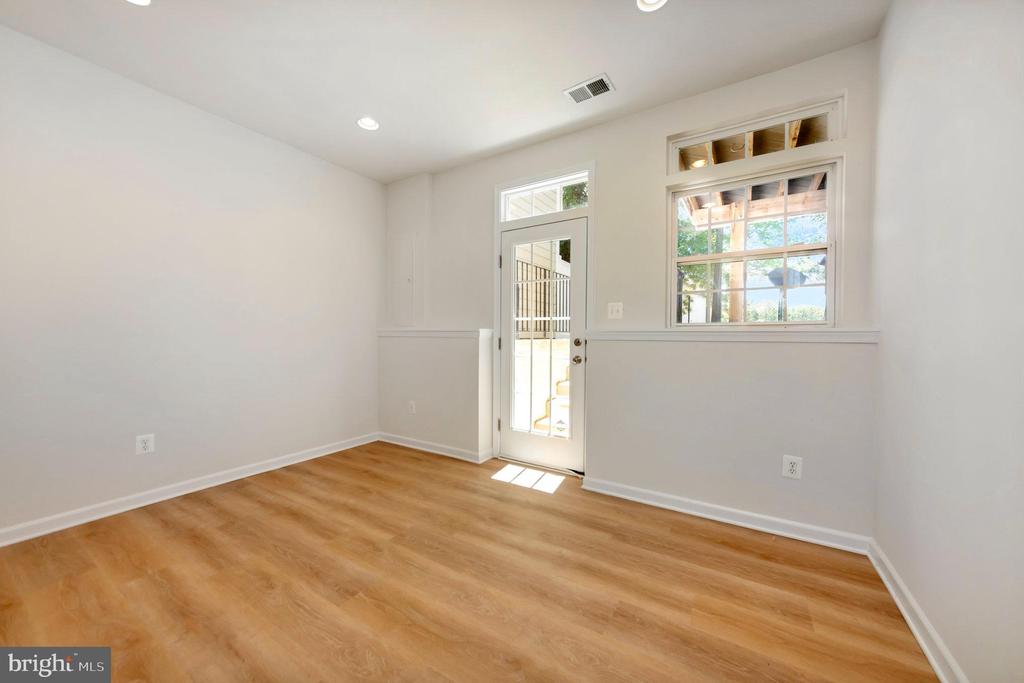 414 MONROE POINT