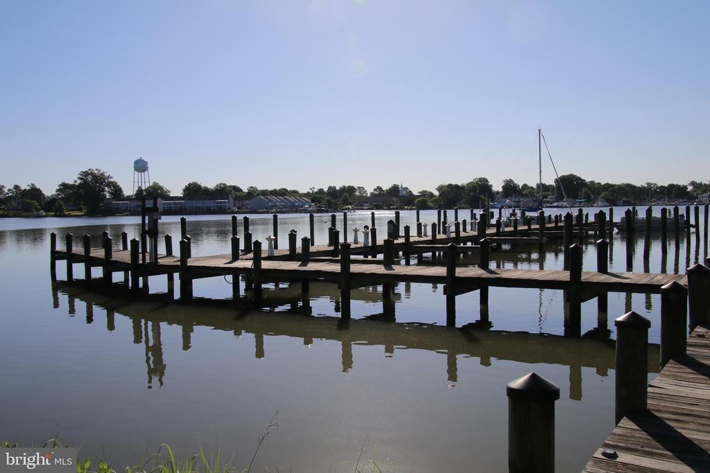 414 MONROE POINT