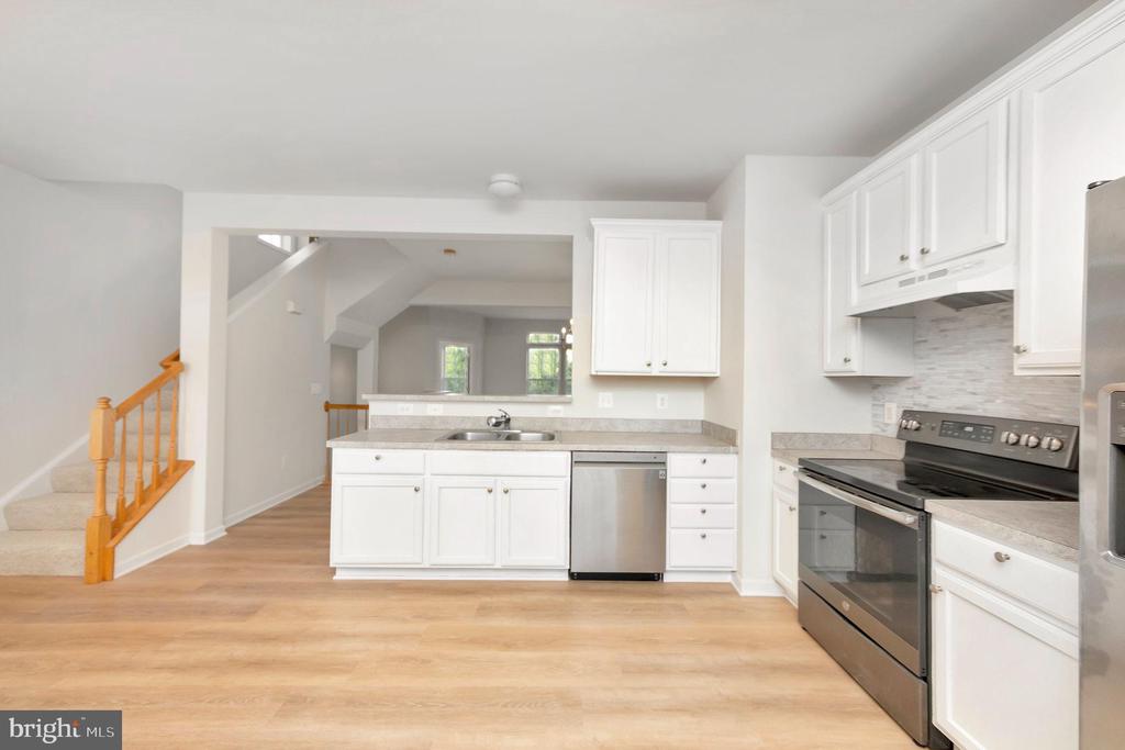 414 MONROE POINT