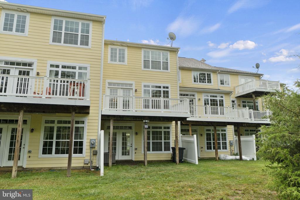 205 MONROE POINT DR.