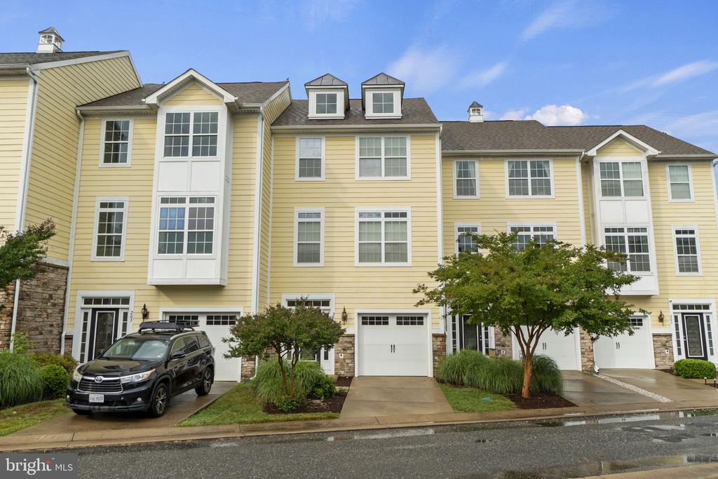 205 MONROE POINT DR.