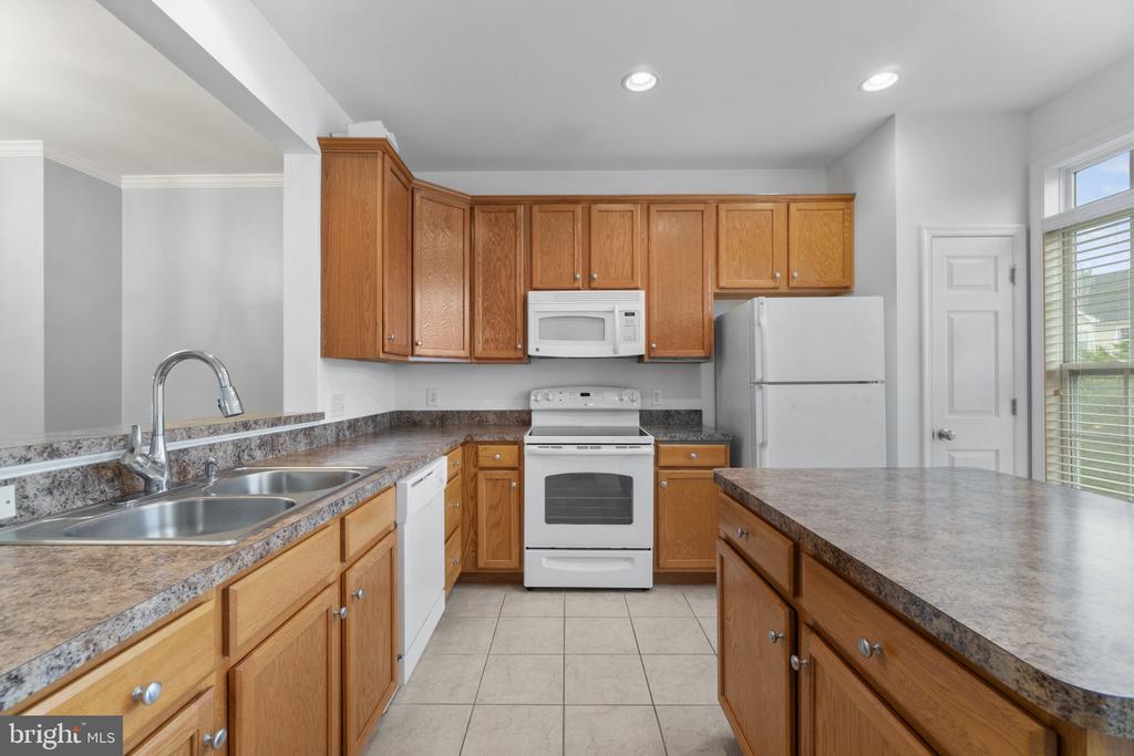 205 MONROE POINT DR.